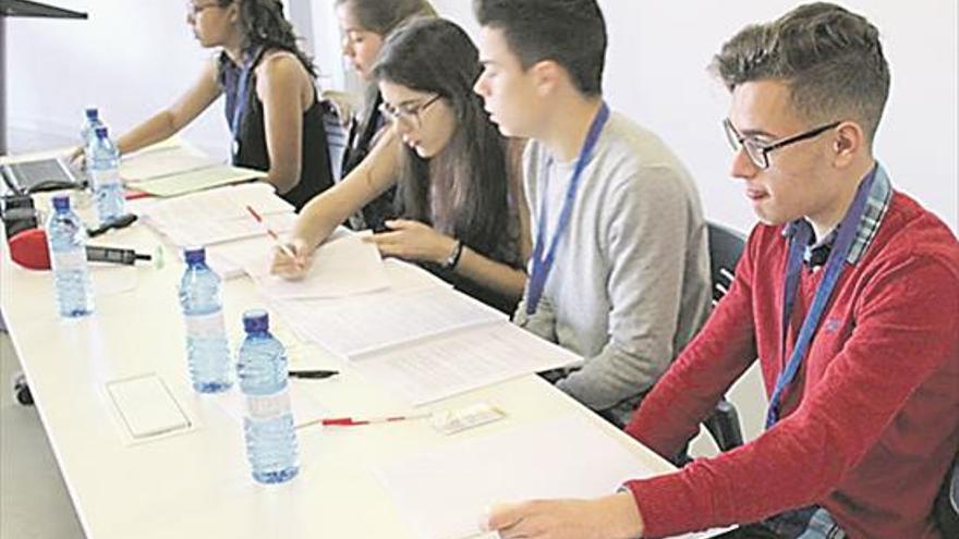 Cinco jóvenes de la Vall, en la final de la Lliga de Debat