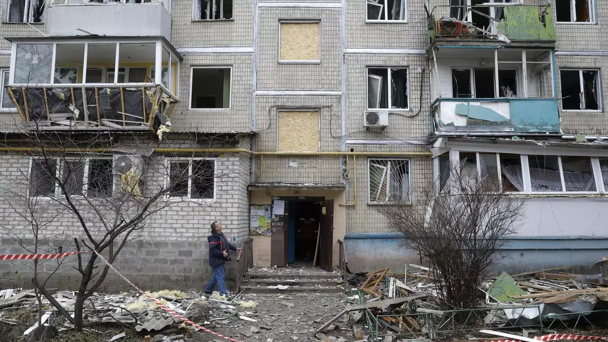 Duros ataques rusos en Ucrania antes del esperado encuentro entre Trump y Zelenski