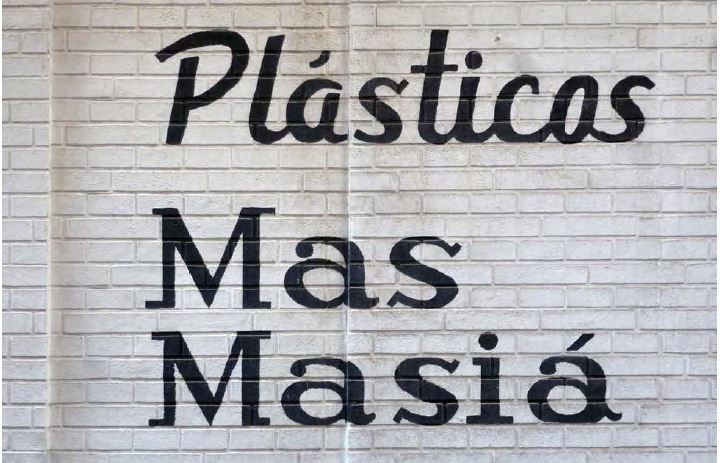 Los rótulos artesanales se resisten al olvido