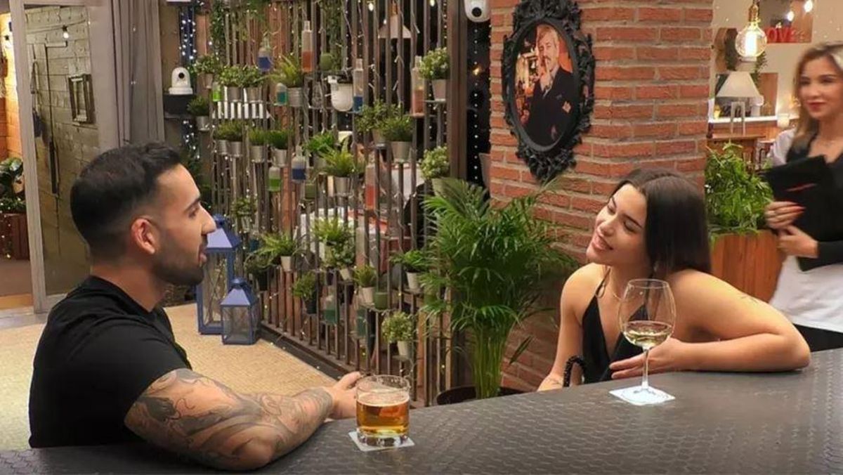 Miquel y Carla se conocen en 'First dates'.