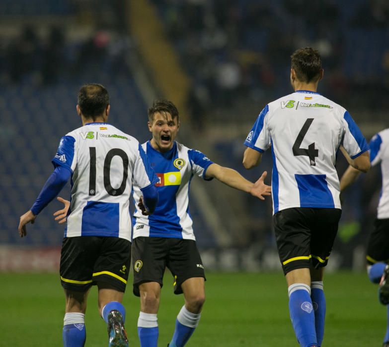 El Hércules remonta al Mestalla con goles de Pablo Íñiguez y Carlos Martínez