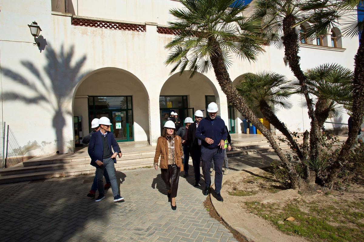 Visita de la rectora y el vicerrector de Infraestructuras a las obras