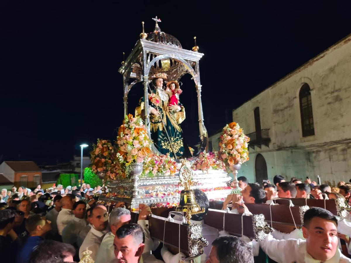 Romería de bajada de la Virgen de Araceli Romería de bajada de la Virgen de Araceli