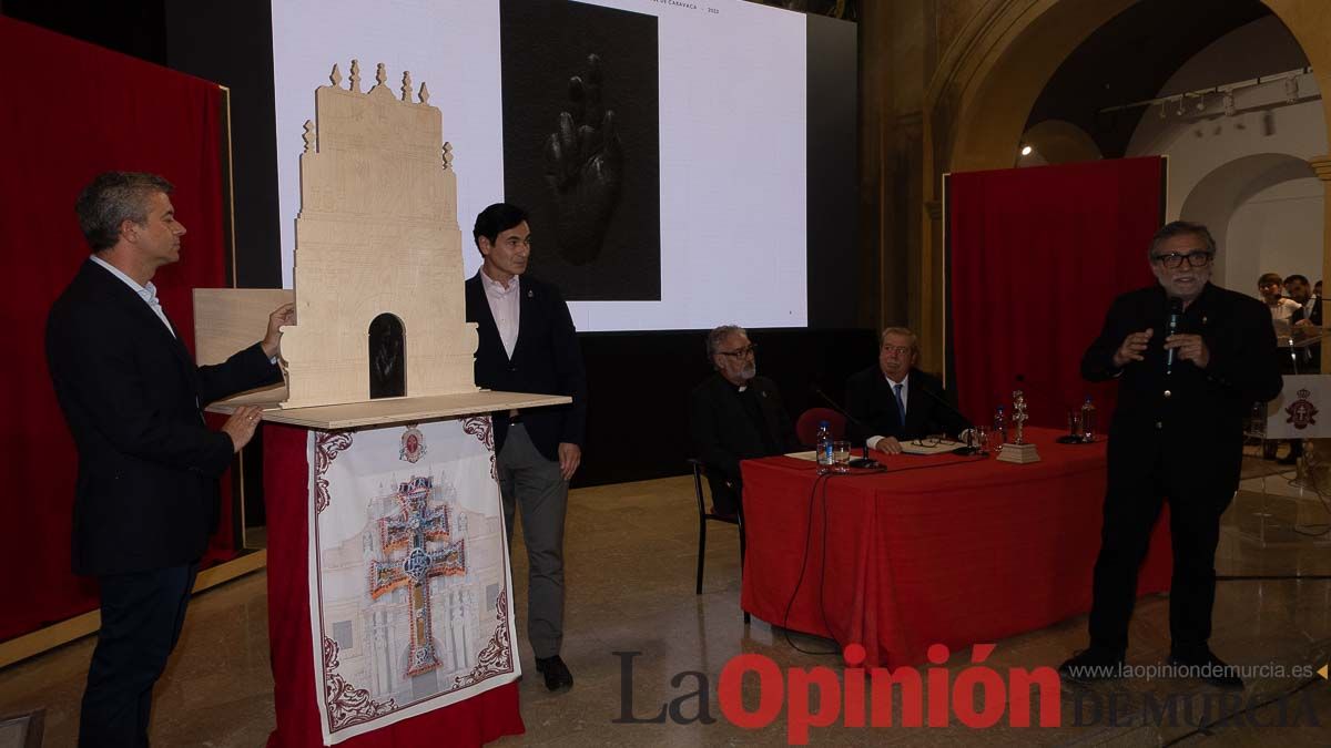 Así fue la presentación de la ‘Puerta del Alma’ de Jaume Blensa en Caravaca