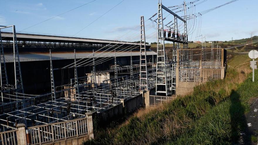 Los trabajadores de Alcoa temen que la dirección prepare su marcha de España