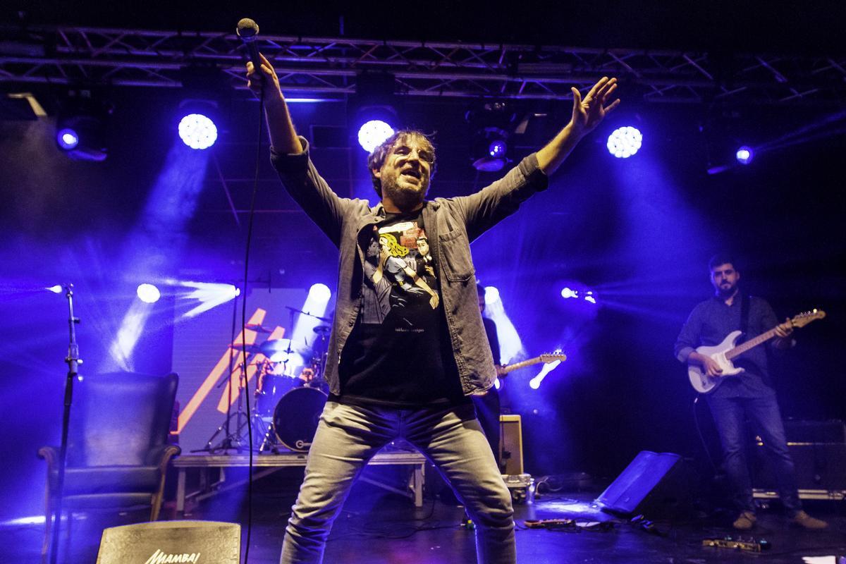 Jordi Évole en un momento del concierto en Murcia