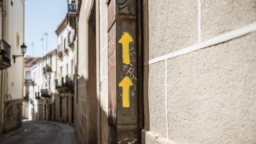 Fotogalería | Estas son las pintadas aparecidas en edificios históricos de Cáceres