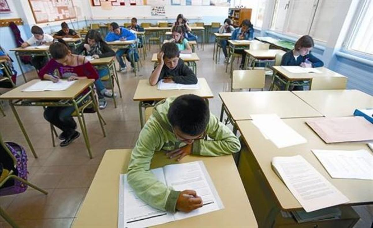 Concentrats 8Alumnes de sisè de primària del col·legi Àgora de Barcelona, el 7 de maig passat. Concentrats 8Alumnes de sisè de primària del col·legi Àgora de Barcelona, el 7 de maig passat.