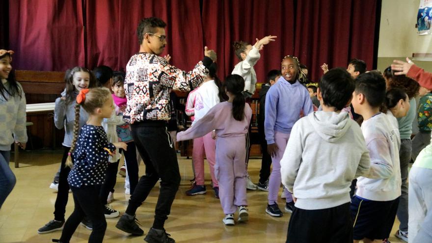 Imatges d&#039;un dels espectacles d&#039;A Tempo a l&#039;escola de Santa Eugènia de Girona