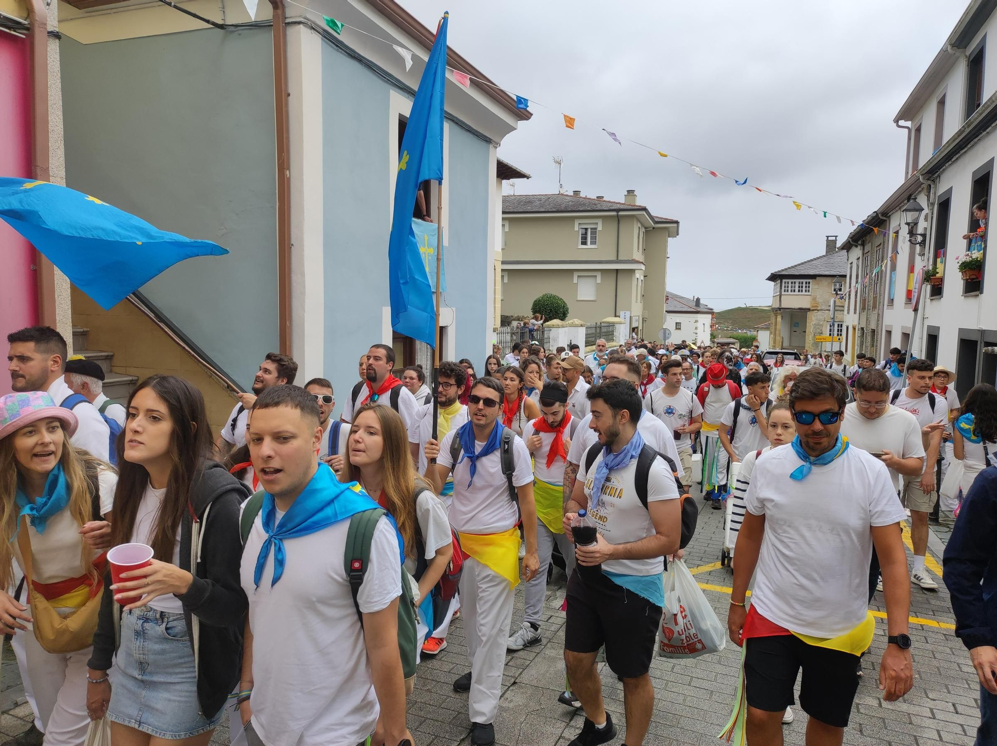 En imágenes: Así fue la salida de los romeros para celebrar la jira que cierra Las Telayas