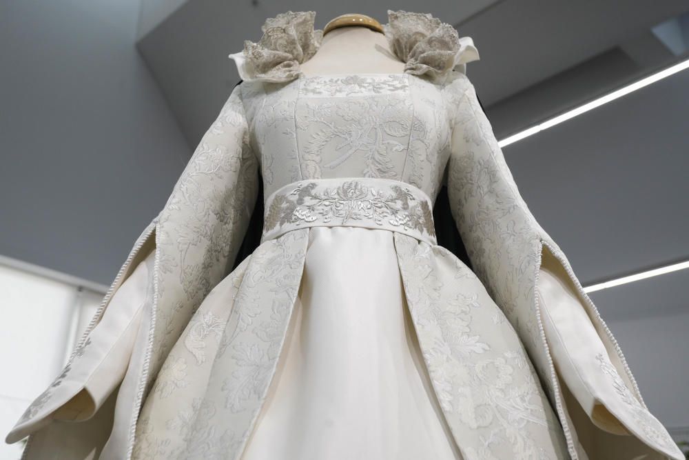 Detalles del vestido de la Reina del Encuentro, María Silla