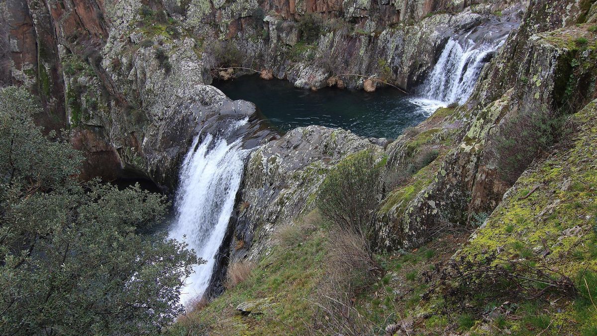 Descubre una de las cascadas más bonitas de España, escondida en un pequeño pueblo de Guadalajara