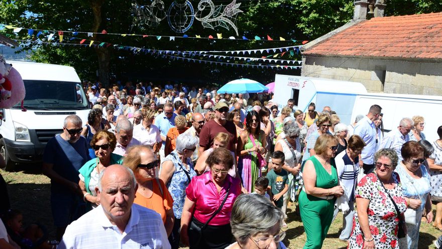 Cientos de vecinos acuden a la popular romería de Sanamedio, en Bon