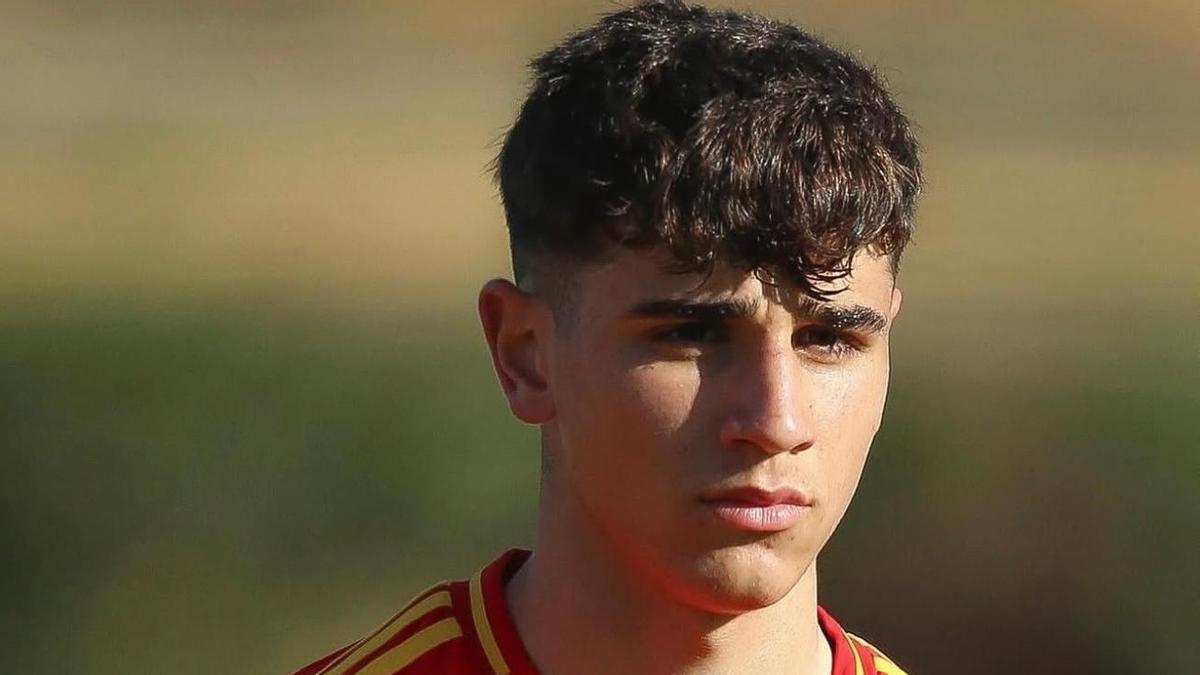 Nacho, con las inferiores de España.