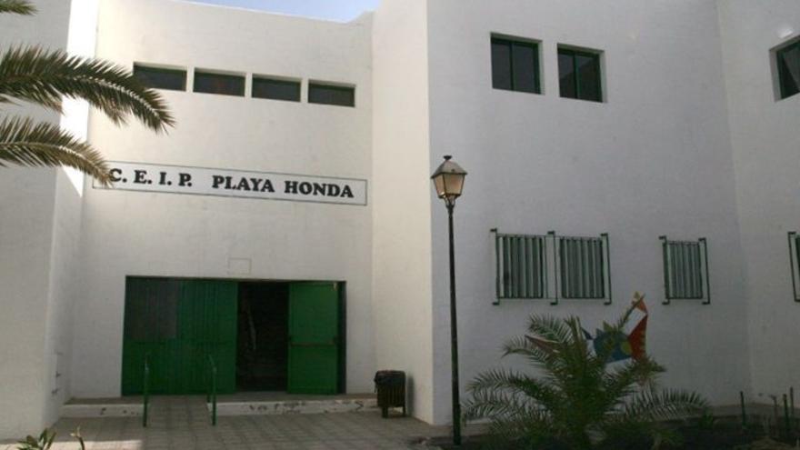 Las familias del CEIP Playa Honda denuncian falta de espacio y buscan dinero para comprar un contenedor escolar