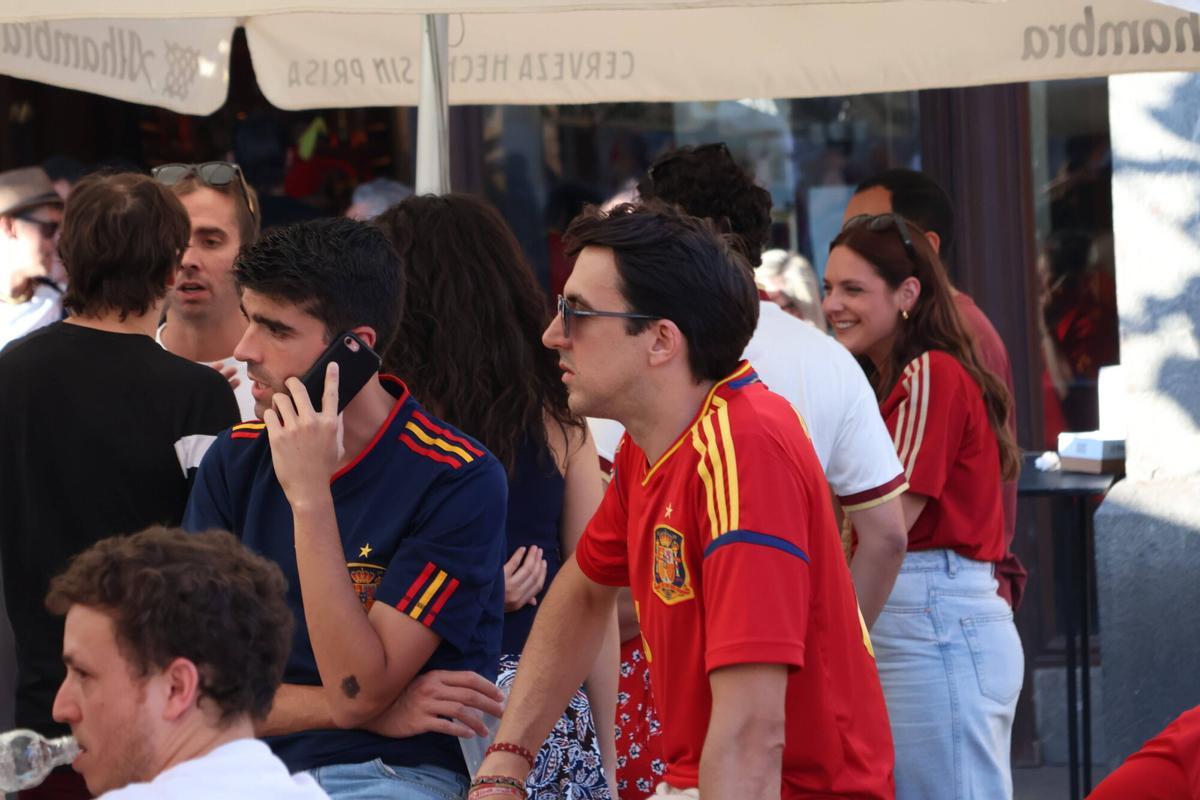 Final del Mundial de fútbol - Aficionados de la selección española ven la final en la Plaza Mayor