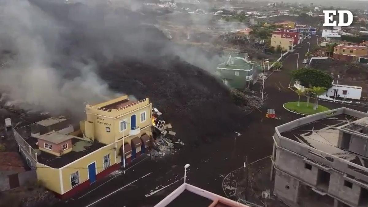 La lava del volcán de La Palma toma Todoque, a vista de dron.
