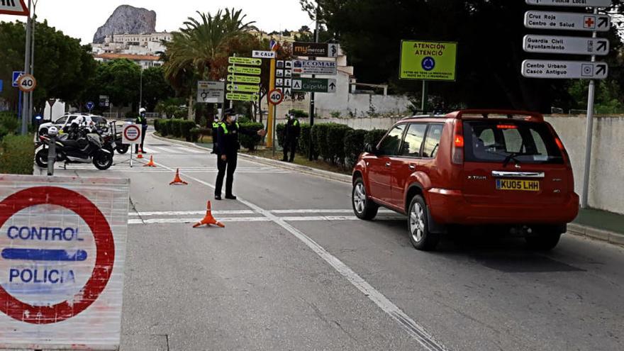 Calp empieza a multar a los que no respeten las franjas horarias para las actividades deportivas y los paseos