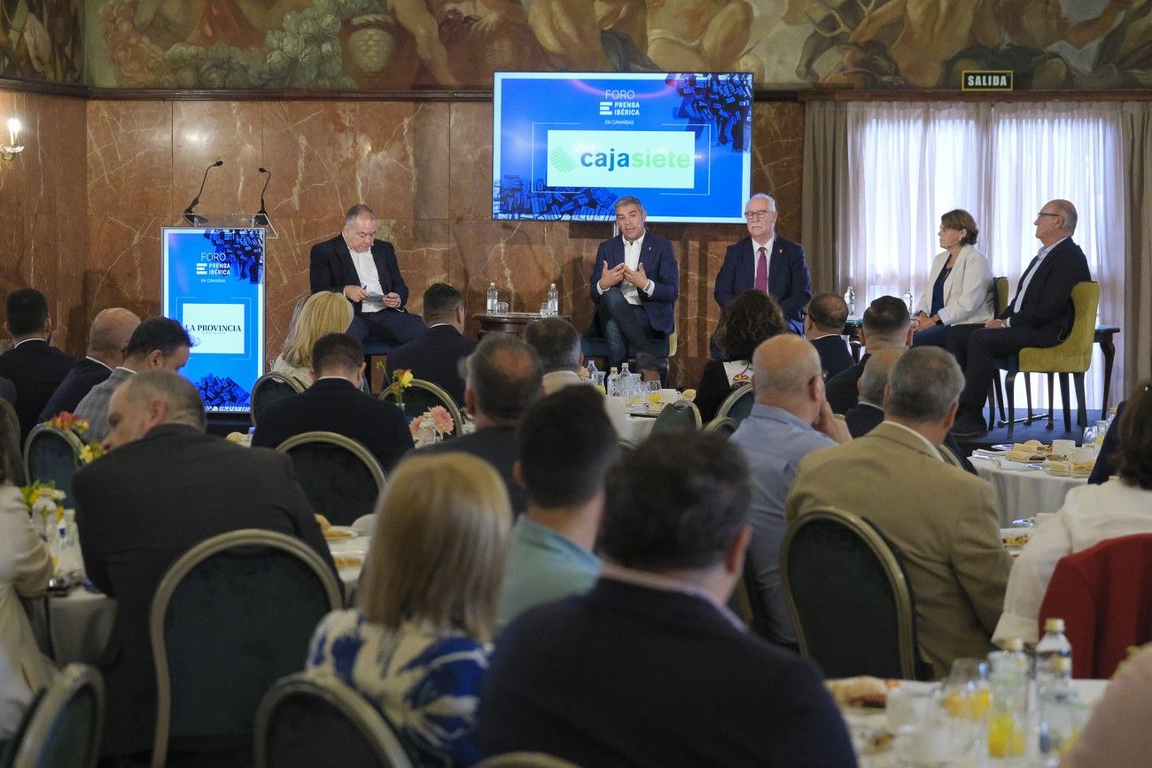 Foro Cajasiete: "Canarias y su sector primario"