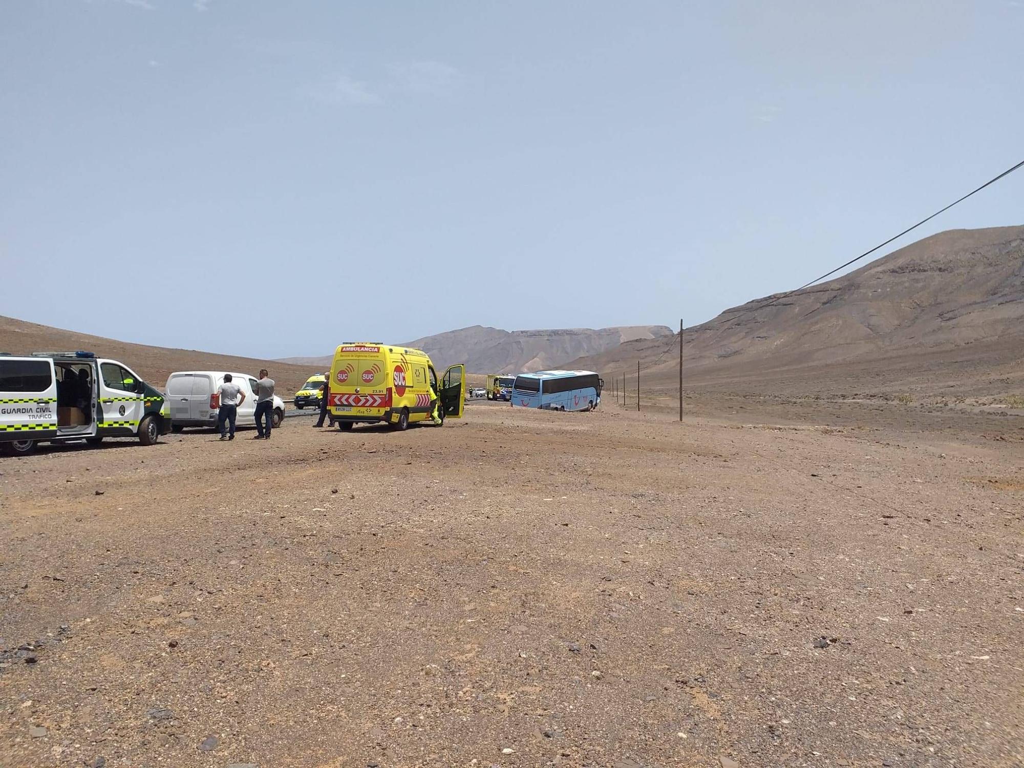 Colisión entre una furgoneta y una guagua en Fuerteventura