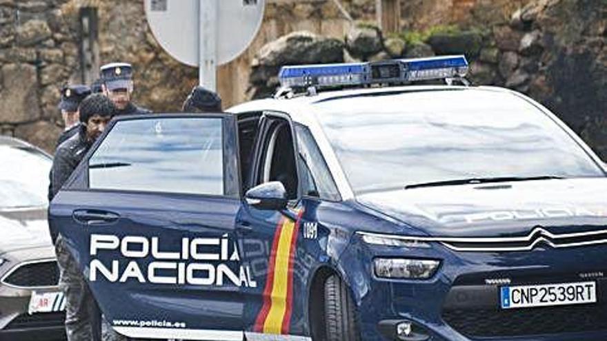 Actuación policial en la periferia de A Coruña.