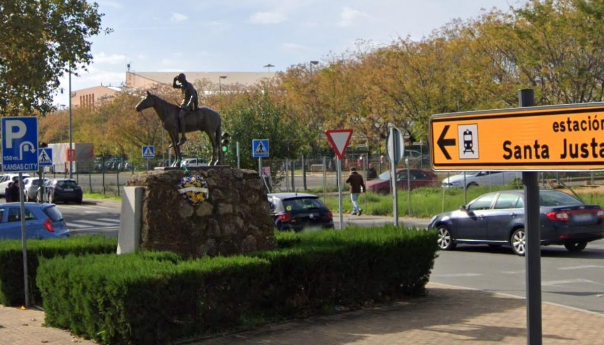 Escultura 'El Explorador' de Sevilla y su unión con Kansas City