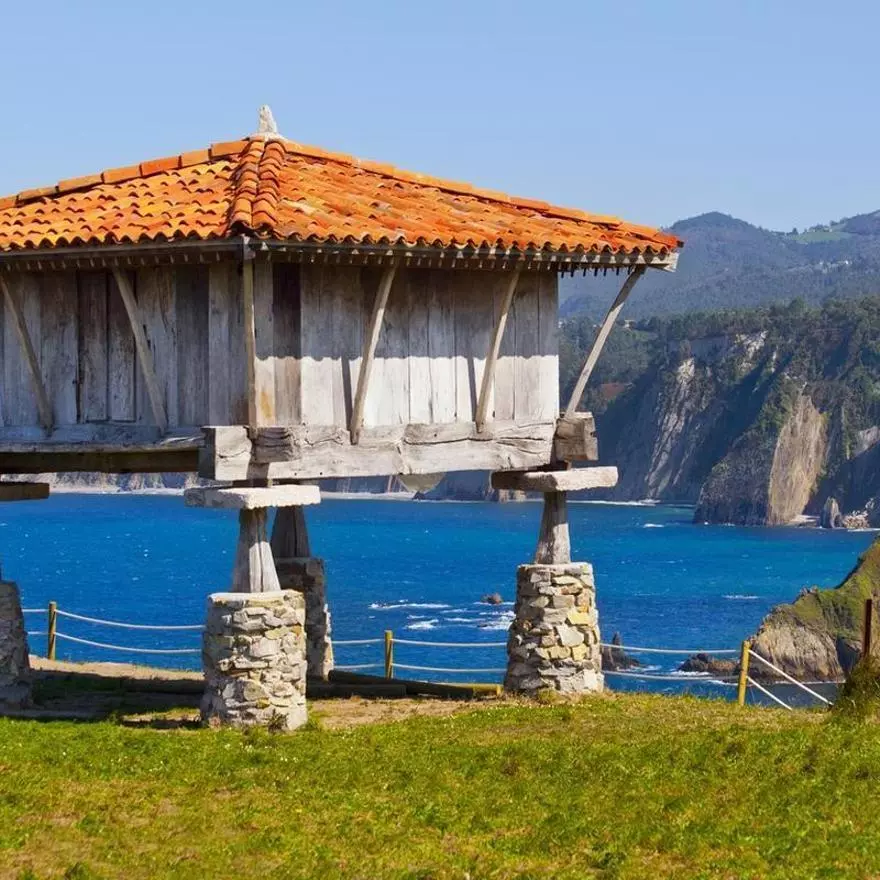 Canero, el pueblo marinero asturiano donde nació la científica española más importante de la historia