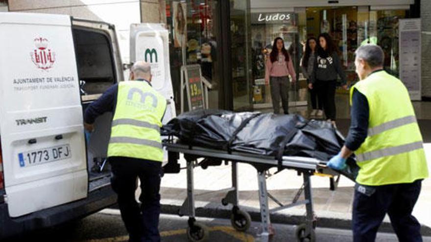 Hallan a una mujer muerta en un cine de Valencia.