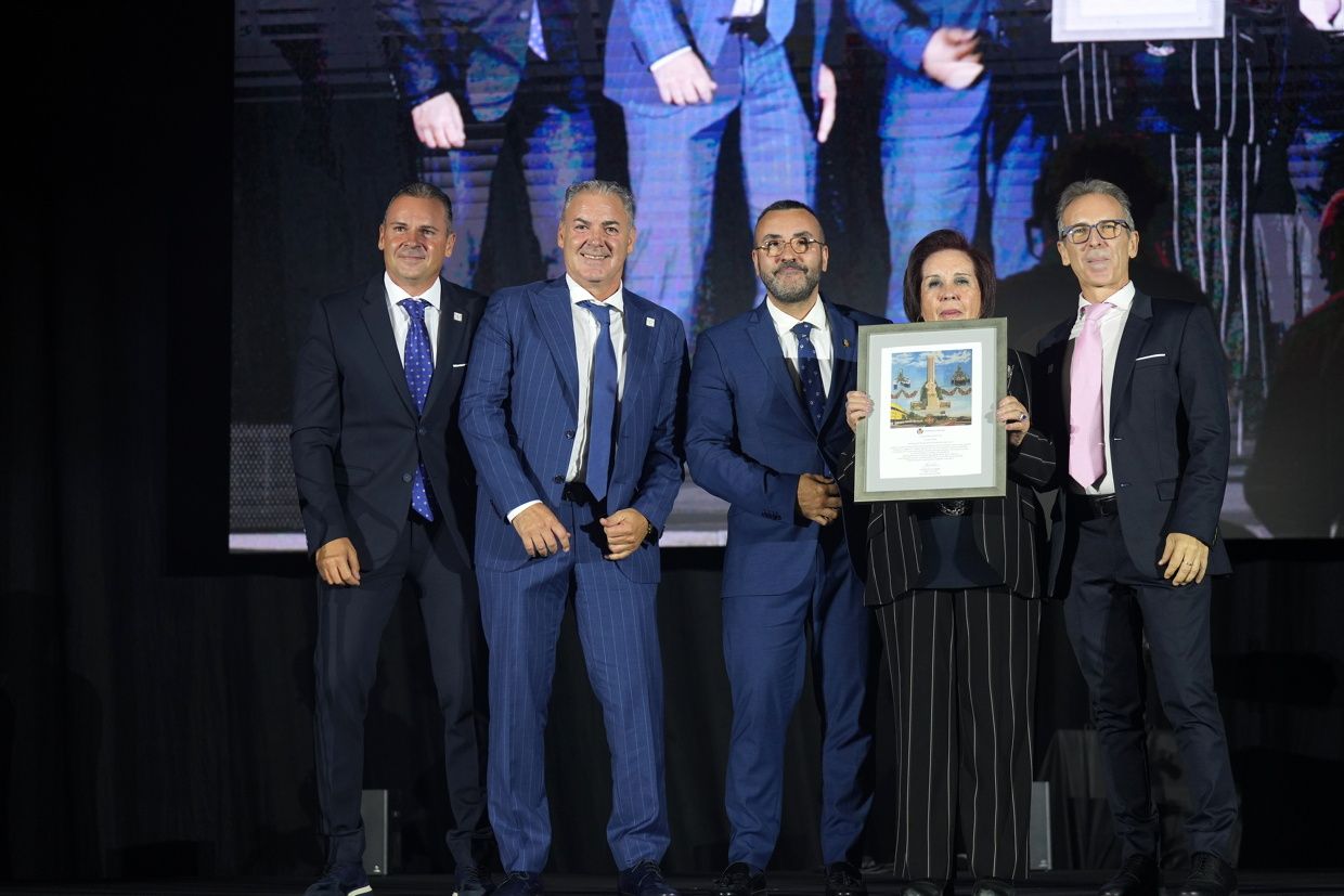 Galería de fotos de la gala del 50º aniversario de Grúas Tomás en Vila-real