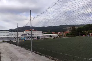 Moaña adjudica con un mes de retraso la reforma de los campos del Keniata