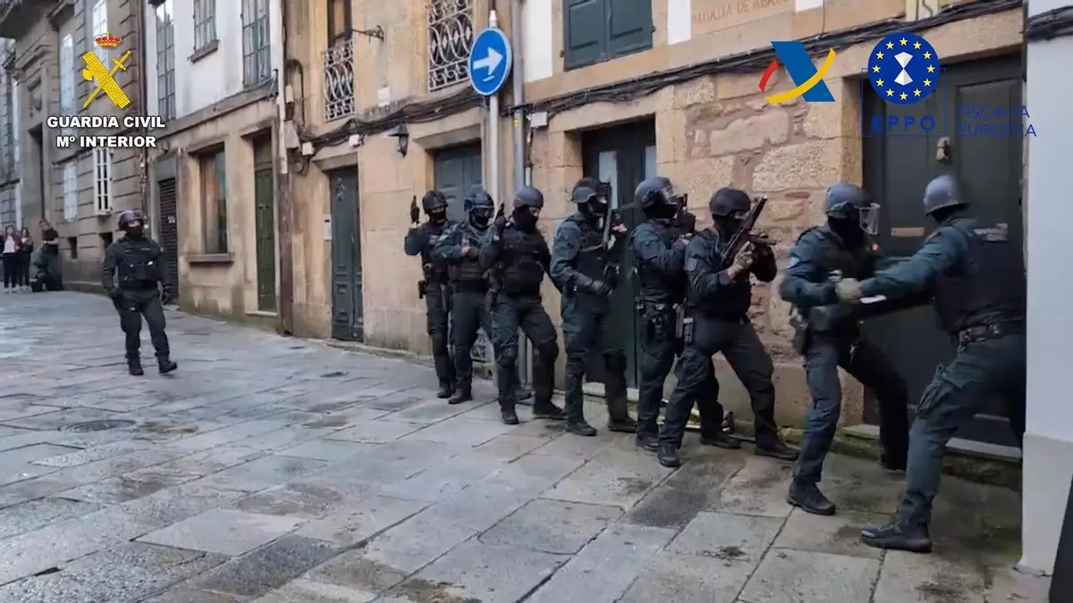 El empresario detenido en Santiago está acusado de pertenecer a una organización criminal que defraudó 69 millones de euros con negocios de bebidas alcohólicas