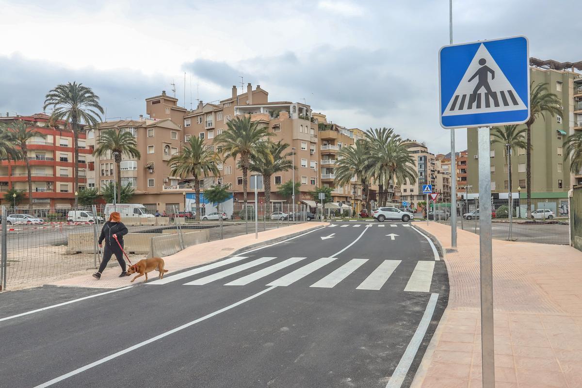 Prolongación de la calle Luis Barcala con la CV-925 sobre la losa del AVE