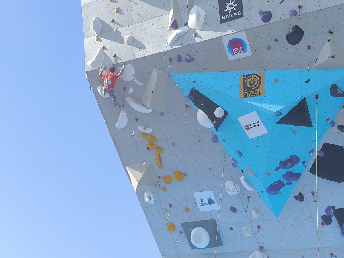 Escalador profesional, Guillermo Peinado, en la IFSC Climbing World Cup Comunidad de Madrid