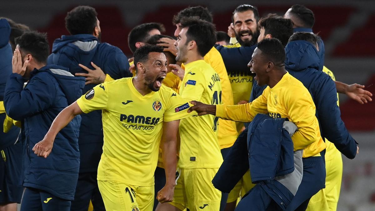 Así celebró la plantilla del Villarreal el pase a la final de la Europa League desde el césped del Emirates