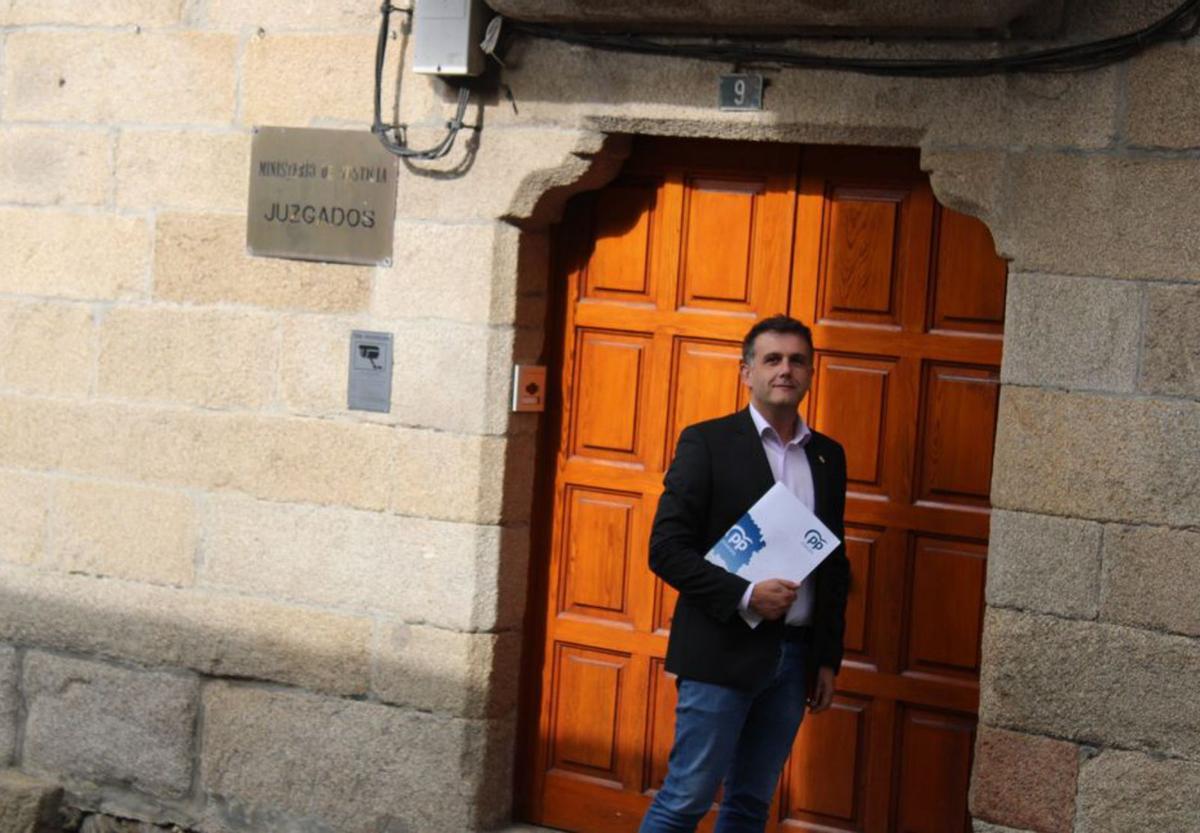 Ramiro Silva Monterrubio frente a la sede de la Junta Electoral. | A. S.
