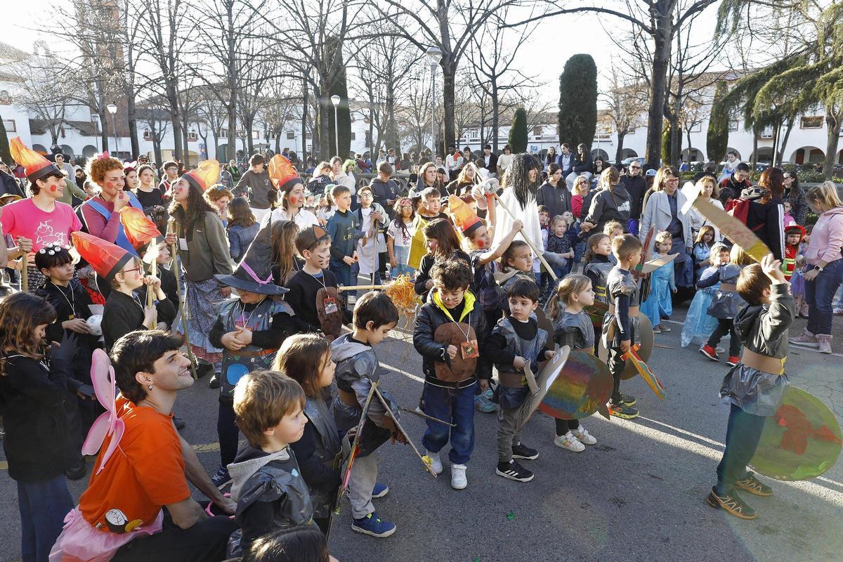 Imatges dels carnavals a barris de Girona