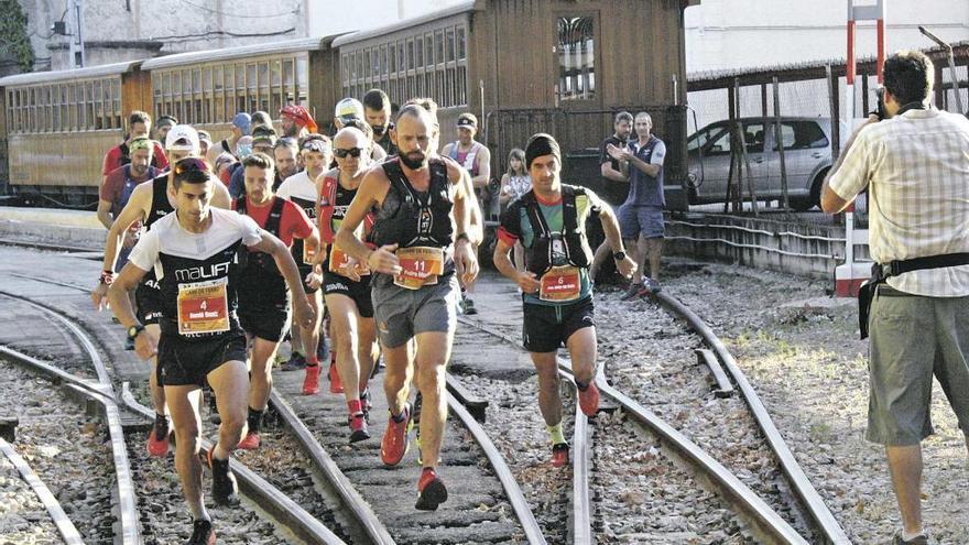 Imagen de la salida en Palma de la prueba, que discurrió por el tramo de las vías del tren de Sóller.