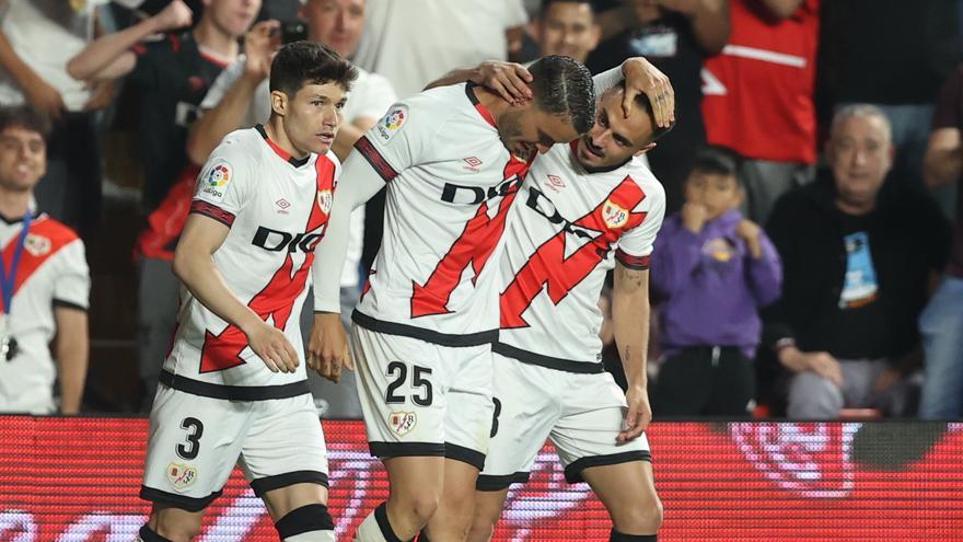 El Rayo sigue soñando con Europa y deja tocado al Valladolid