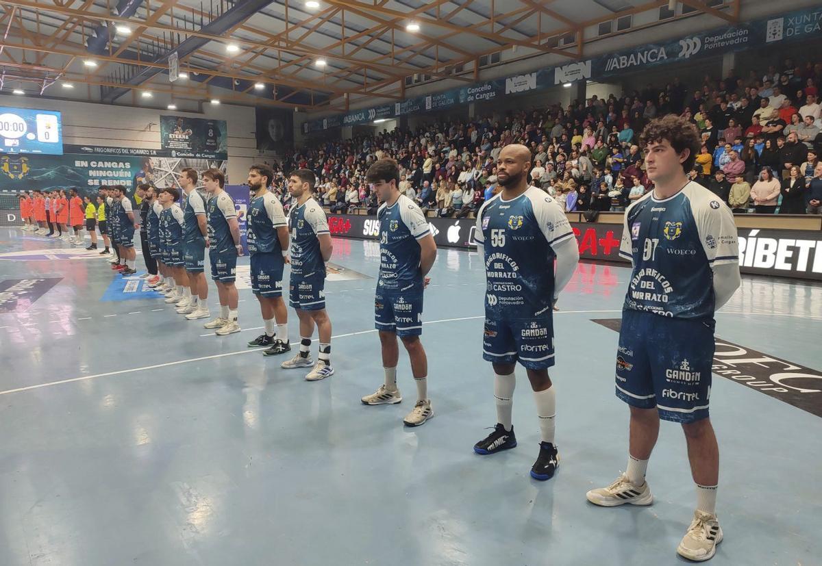 Jugadores del Frigoríficos del Morrazo y del Barcelona antes del duelo del pasado domingo.