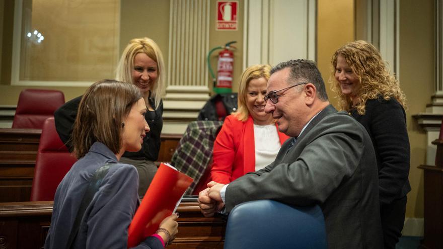 El Parlamento abraza el consenso para poner tareas al Gobierno canario en inmigración, vivienda y reto demográfico