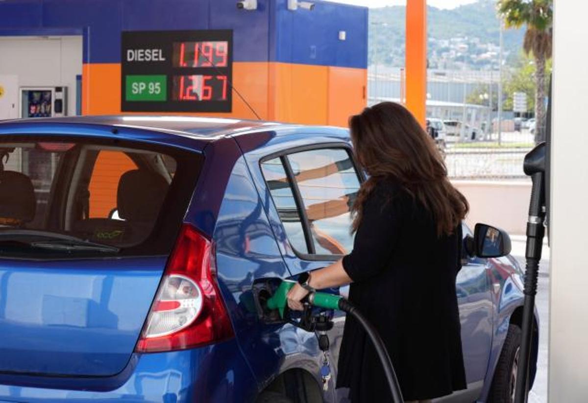 Explosión en una gasolinera de Tarragona, este lunes a primera hora de la tarde.