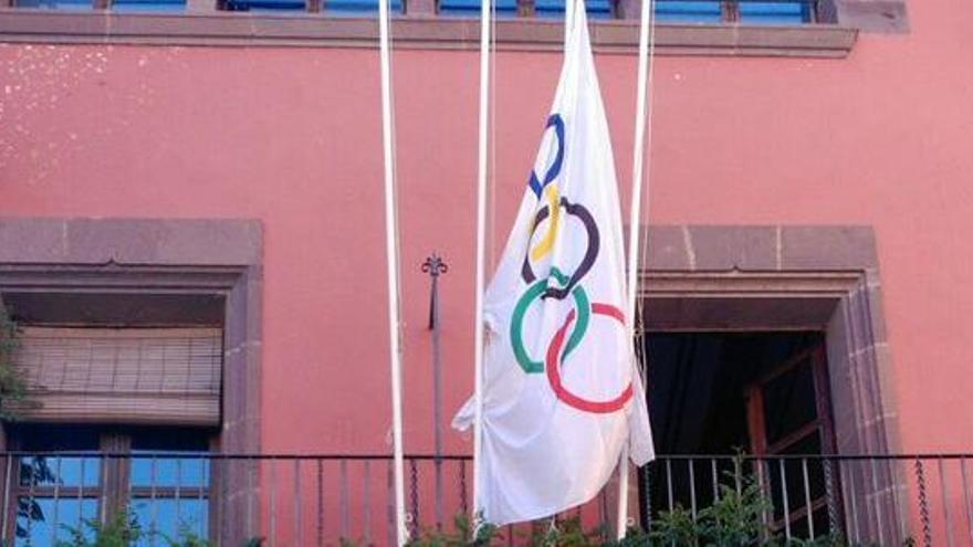 La Seu d&#039;Urgell penja la bandera olímpica en honor a l&#039;or de Maialen Chourraut