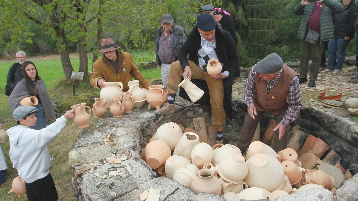 Niñodaguia celebra su Fornada Tradicional.