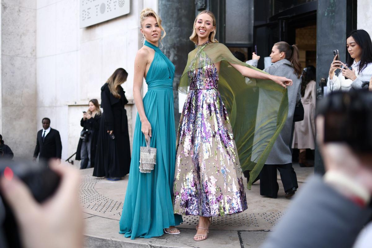 Maria Carolina de Borbón y María Chiara de Borbón en el desfile de Elie Saab en la Semana de la Moda de París 2024