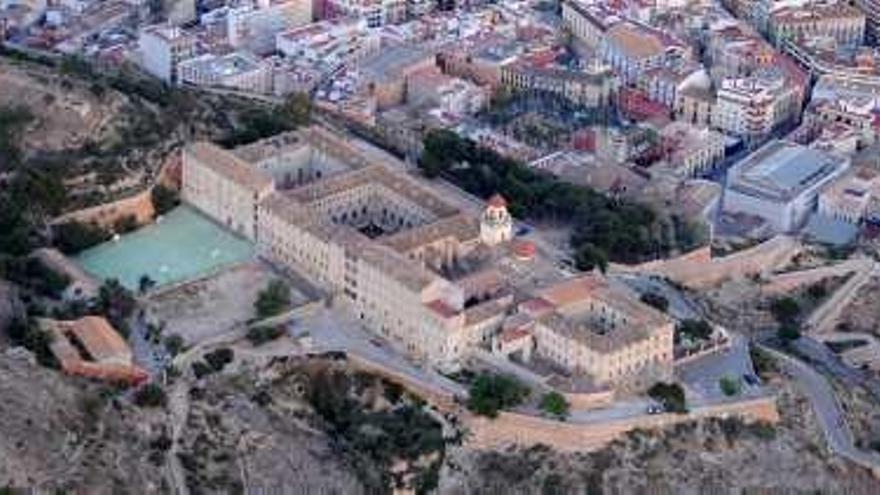 Vista aérea del Seminario de San Miguel, sobre Orihuela.