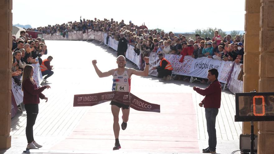 MEDIA MARATÓN DE CÓRDOBA | El extremeño Jorge González gana la Media Maratón  de Córdoba