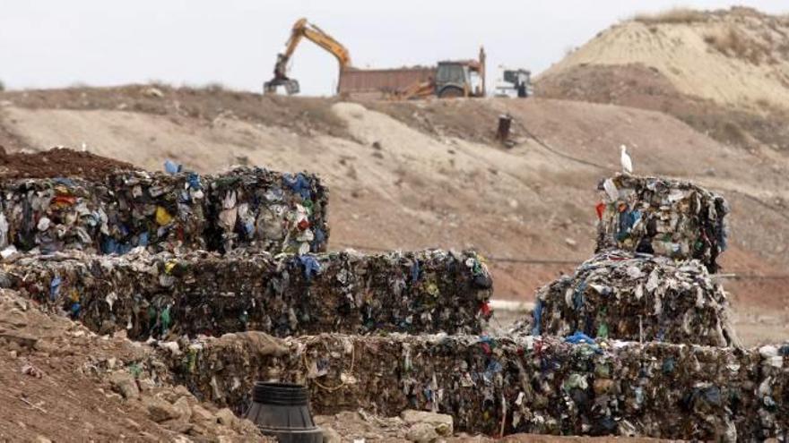 El Consell valora un canon mayor para la basura de fuera de la zona 13