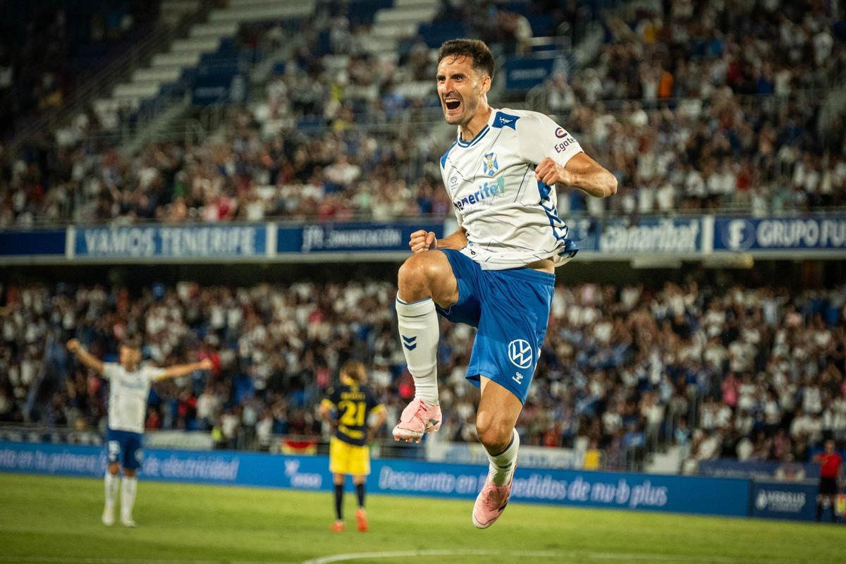 Jesús de Miguel, en el partido Tenerife-Mérida.