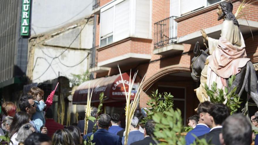 La procesión de los niños marca el Domingo de Ramos en Benavente