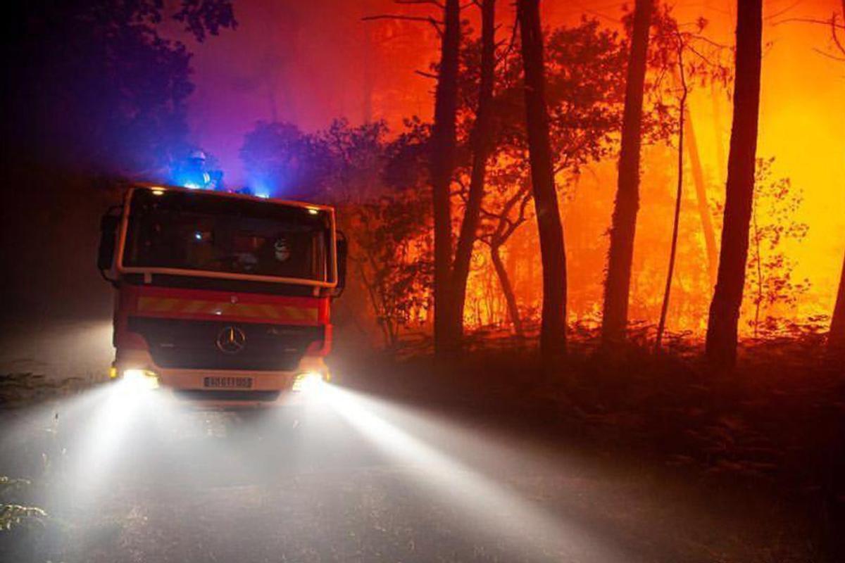 Les altes temperatures propaguen els incendis pel sud d’Europa Les altes temperatures propaguen els incendis pel sud d’Europa